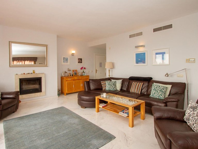 Apartment for Sale in La Mairena, Malaga 11