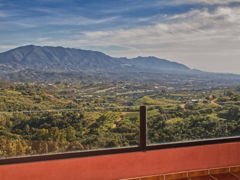 Apartment for Sale in La Mairena, Malaga 2