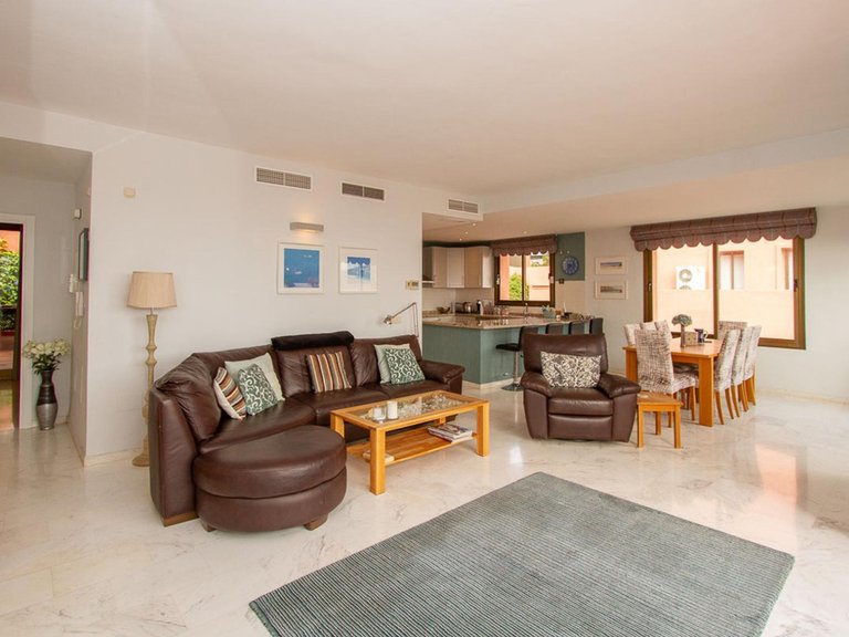 Apartment for Sale in La Mairena, Malaga 8