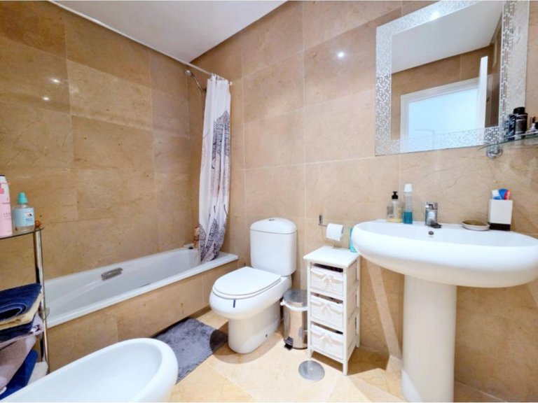 Apartment for Sale in La Duquesa, Malaga 10