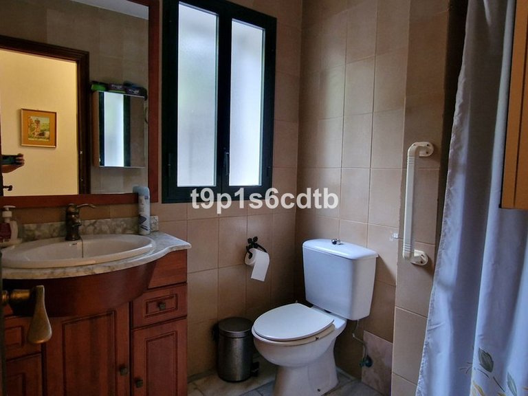 Villa for Sale in Marbella, Malaga 17