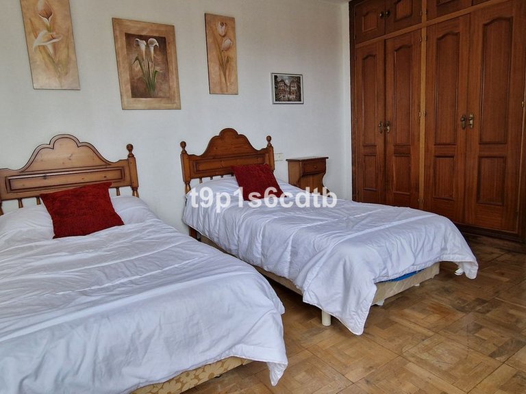 Villa for Sale in Marbella, Malaga 24