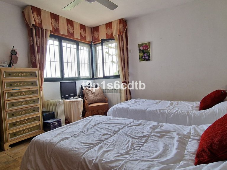Villa for Sale in Marbella, Malaga 25