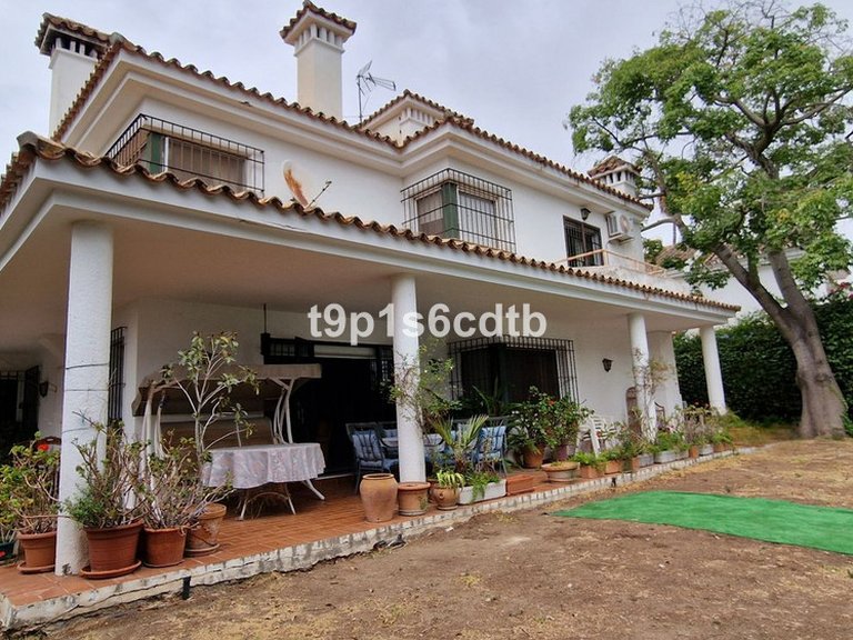 Villa for Sale in Marbella, Malaga 32