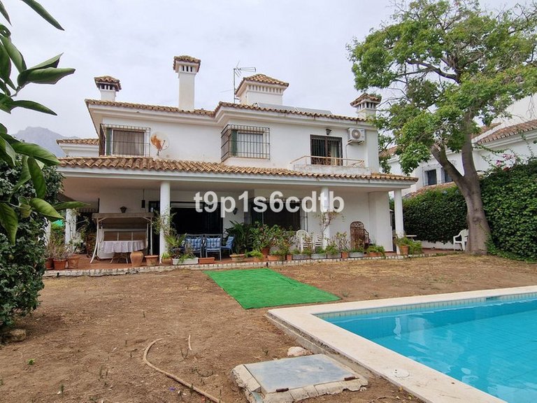Villa for Sale in Marbella, Malaga 33