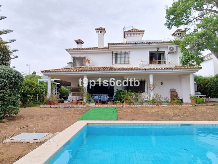 Villa for Sale in Marbella, Malaga 34
