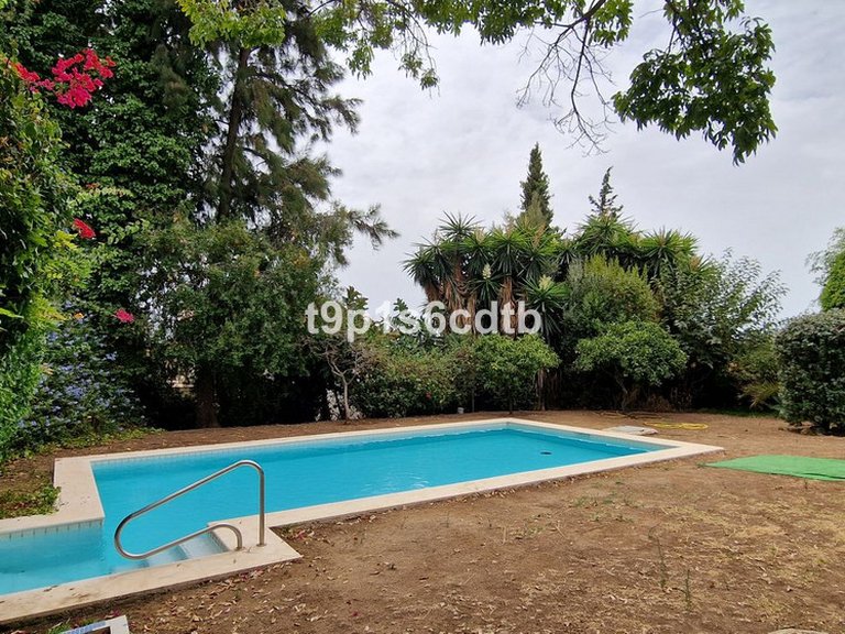 Villa for Sale in Marbella, Malaga 36