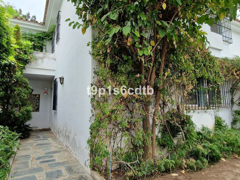 Villa for Sale in Marbella, Malaga 41