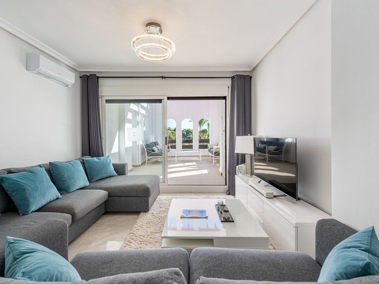 Apartment for Sale in Nueva Andalucía, Malaga 1