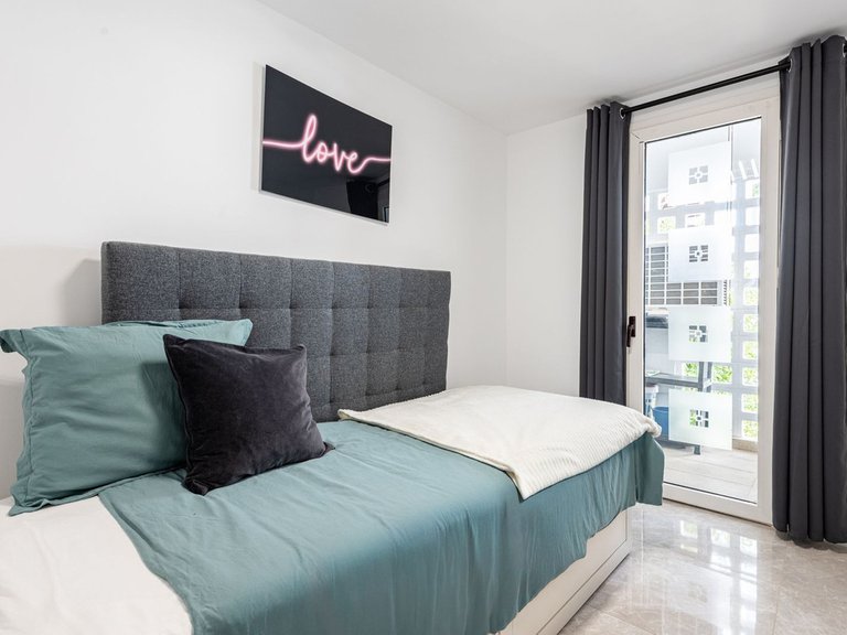 Apartment for Sale in Nueva Andalucía, Malaga 18