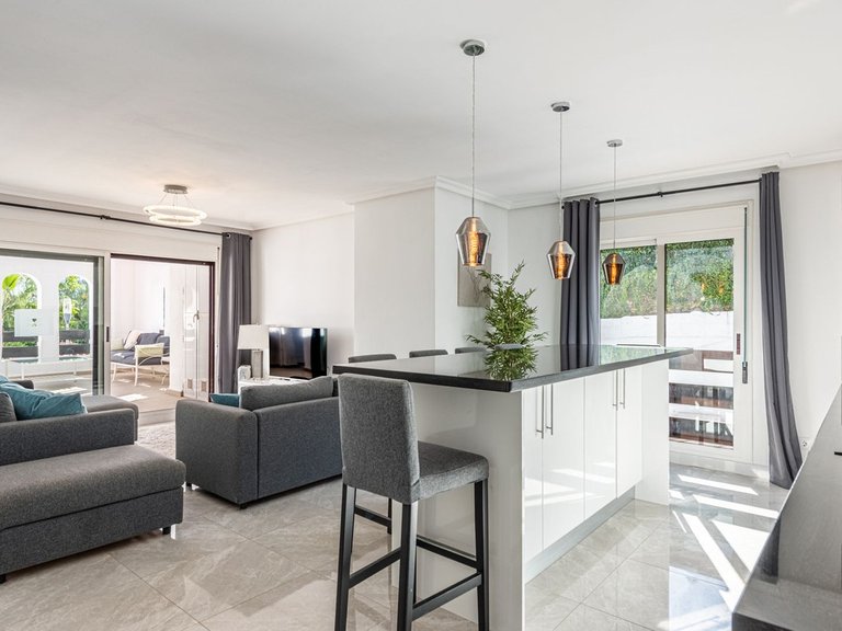 Apartment for Sale in Nueva Andalucía, Malaga 6