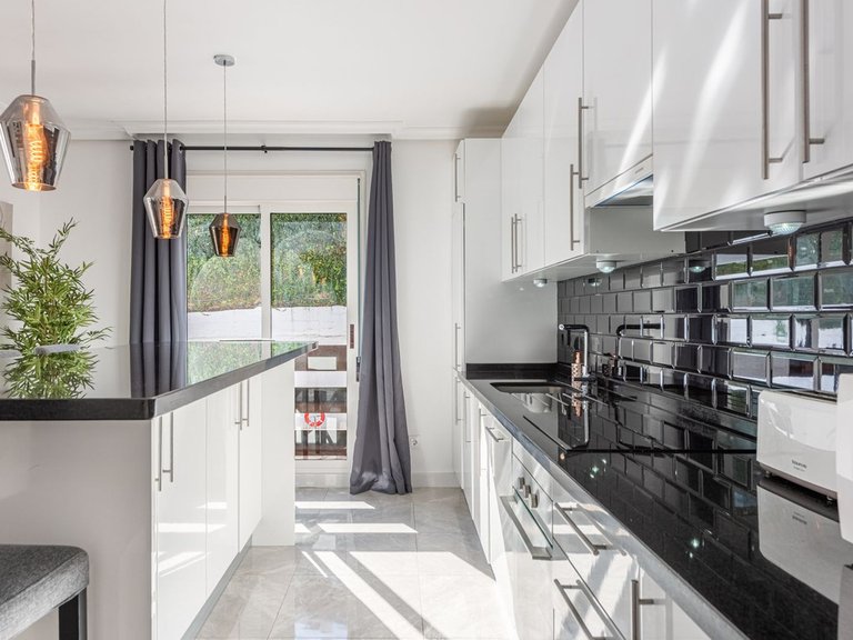 Apartment for Sale in Nueva Andalucía, Malaga 7