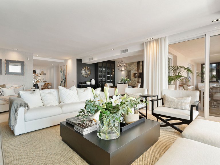 Apartment for Sale in Nueva Andalucía, Malaga 2