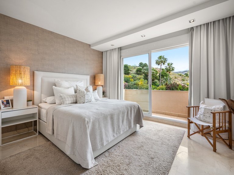 Apartment for Sale in Nueva Andalucía, Malaga 20
