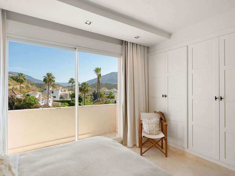 Apartment for Sale in Nueva Andalucía, Malaga 24