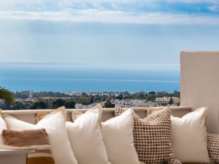 Apartment for Sale in Nueva Andalucía, Malaga 3