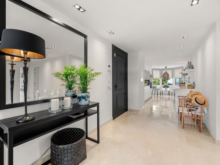 Apartment for Sale in Nueva Andalucía, Malaga 30