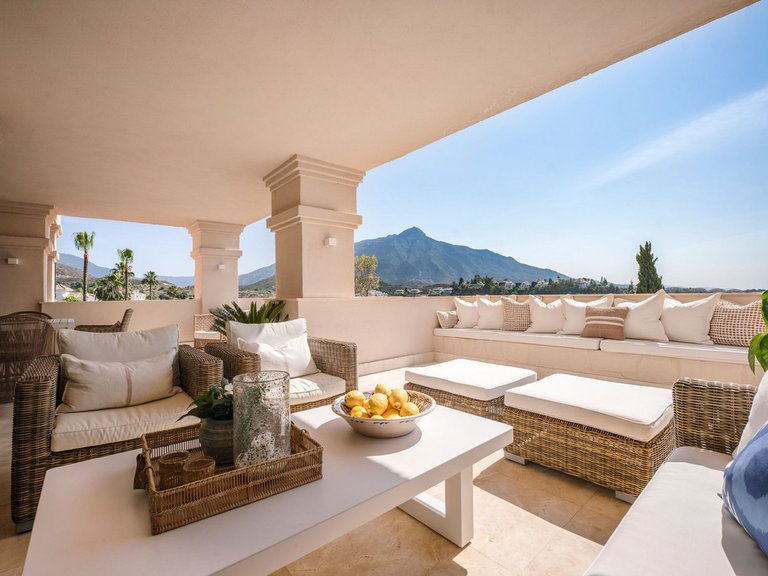 Apartment for Sale in Nueva Andalucía, Malaga 33