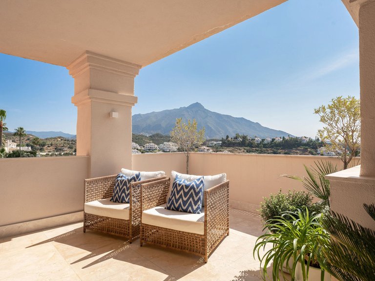 Apartment for Sale in Nueva Andalucía, Malaga 36
