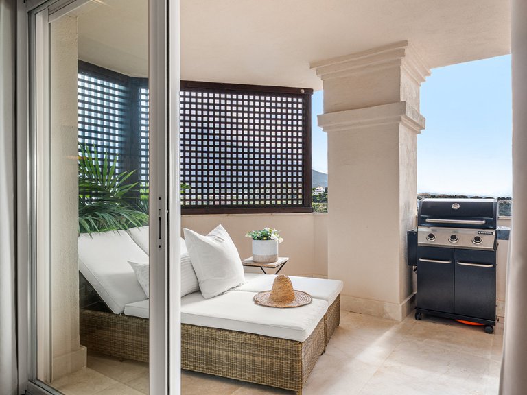Apartment for Sale in Nueva Andalucía, Malaga 37