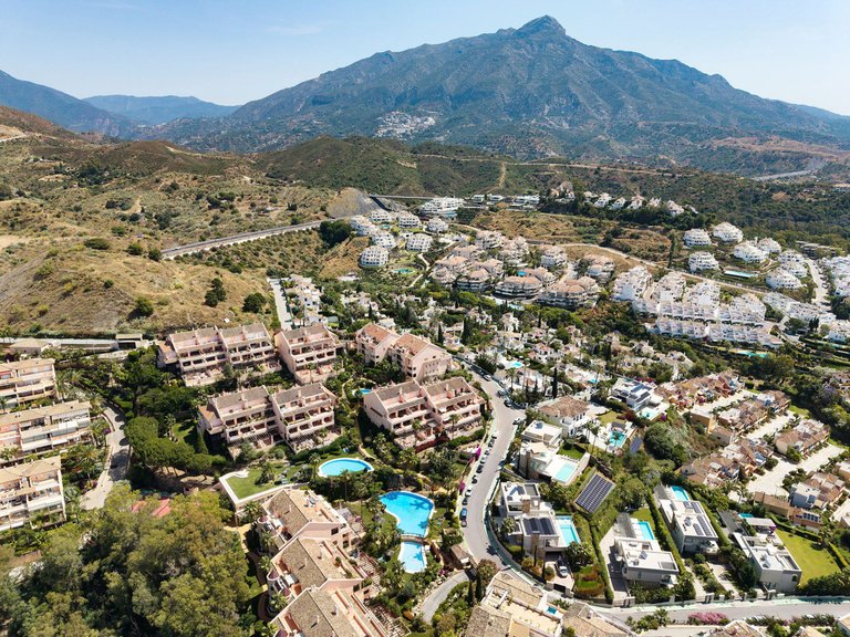 Apartment for Sale in Nueva Andalucía, Malaga 45