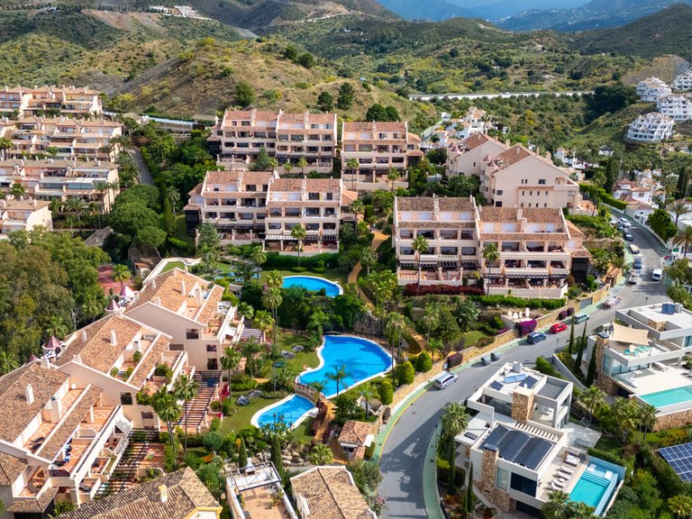 Apartment for Sale in Nueva Andalucía, Malaga 48