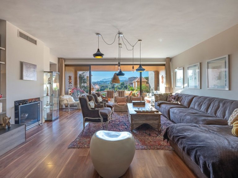 Apartment for Sale in Atalaya, Malaga 2