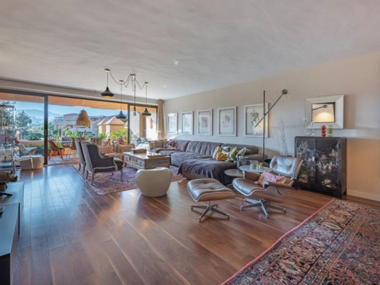Apartment for Sale in Atalaya, Malaga 8
