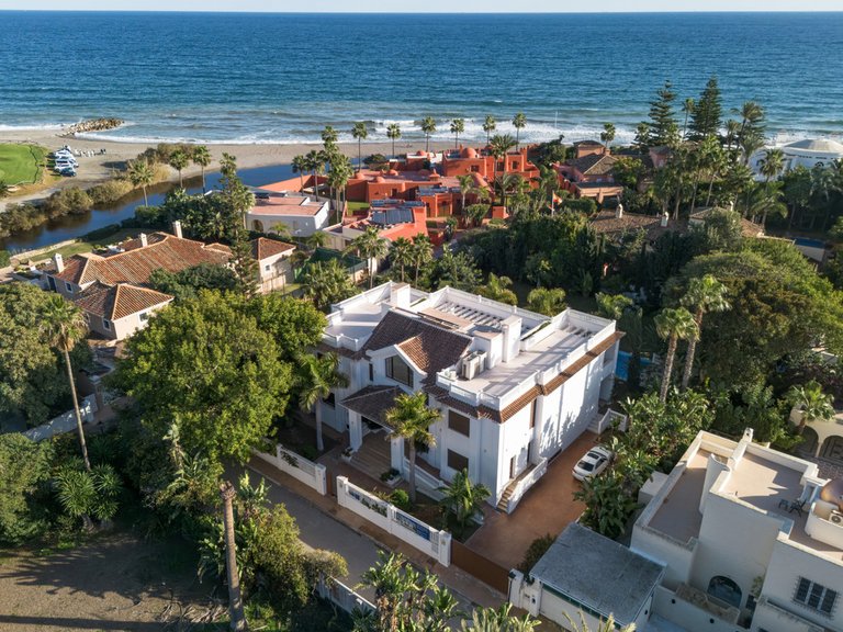 Villa for Sale in Estepona, Malaga 20