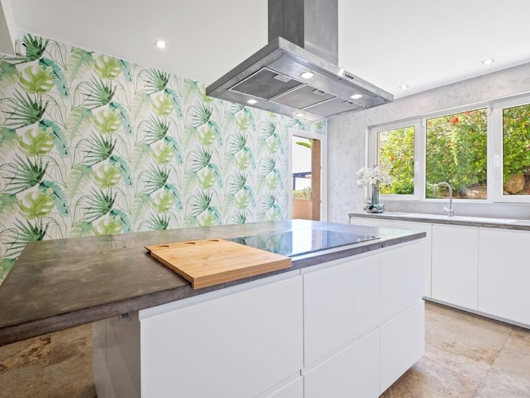 Apartment for Sale in The Golden Mile, Malaga 10