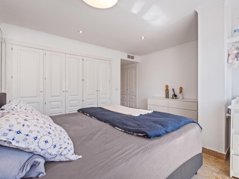 Apartment for Sale in The Golden Mile, Malaga 14