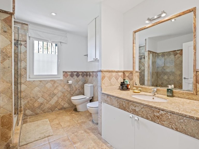Apartment for Sale in The Golden Mile, Malaga 15
