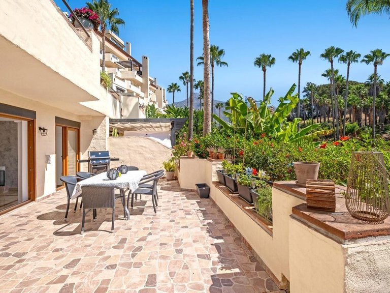 Apartment for Sale in The Golden Mile, Malaga 18