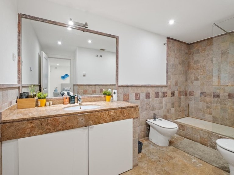 Apartment for Sale in The Golden Mile, Malaga 21