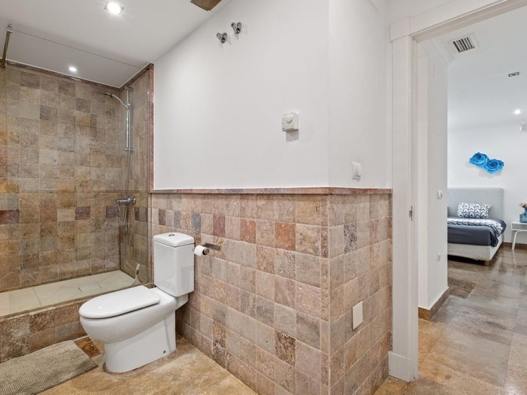 Apartment for Sale in The Golden Mile, Malaga 22
