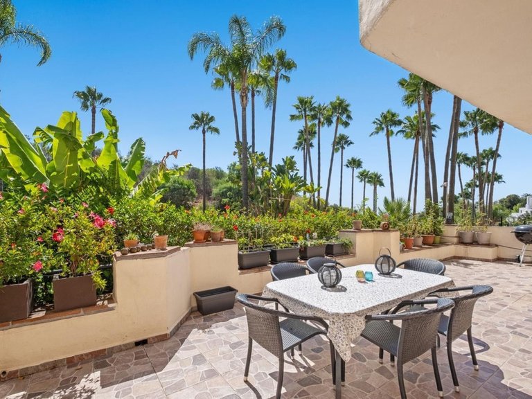 Apartment for Sale in The Golden Mile, Malaga 3