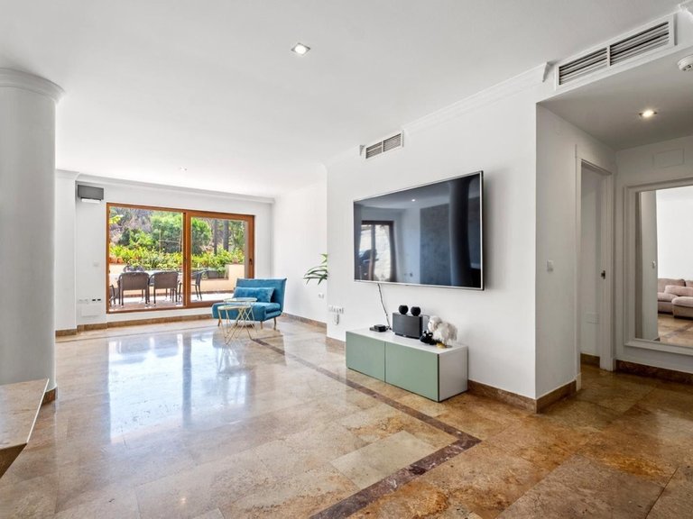 Apartment for Sale in The Golden Mile, Malaga 4
