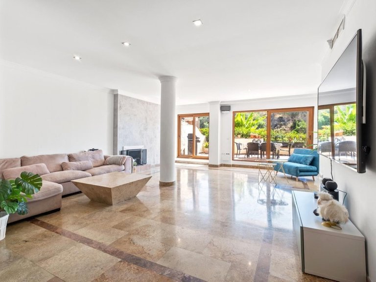 Apartment for Sale in The Golden Mile, Malaga 5