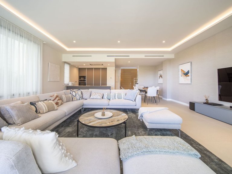 Villa for Sale in Marbella, Malaga 18