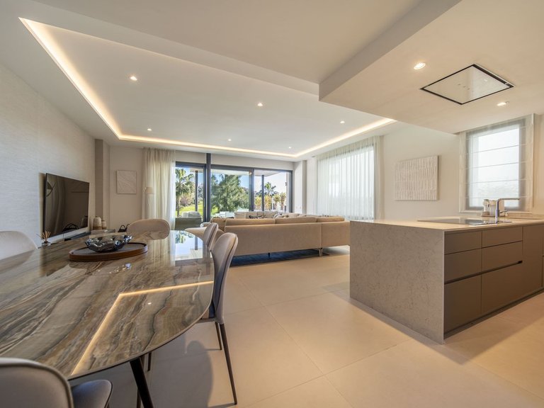 Villa for Sale in Marbella, Malaga 24