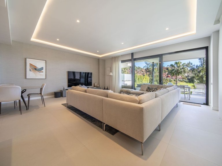 Villa for Sale in Marbella, Malaga 31