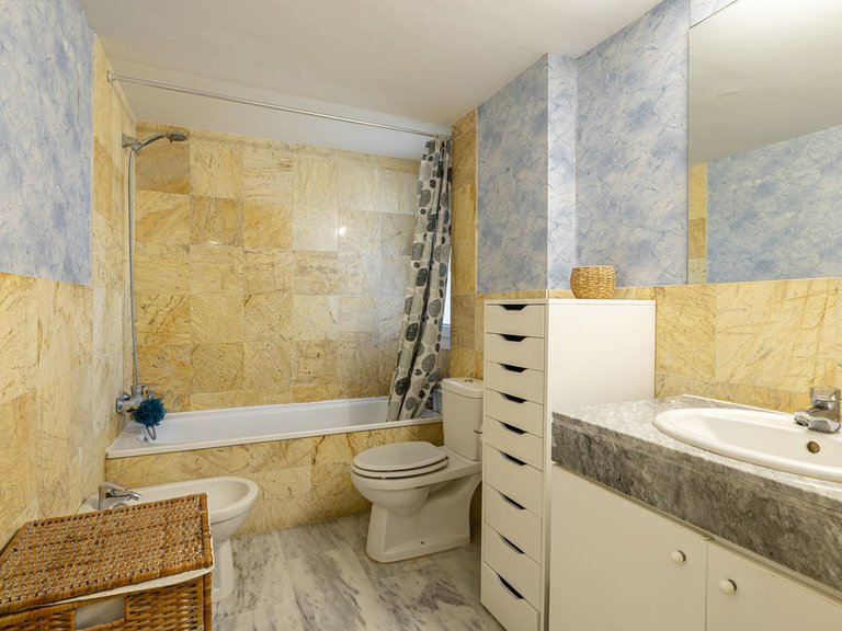 Apartment for Sale in Nueva Andalucía, Malaga 17
