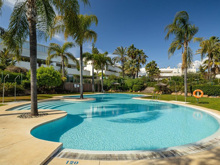 Apartment for Sale in Nueva Andalucía, Malaga 19