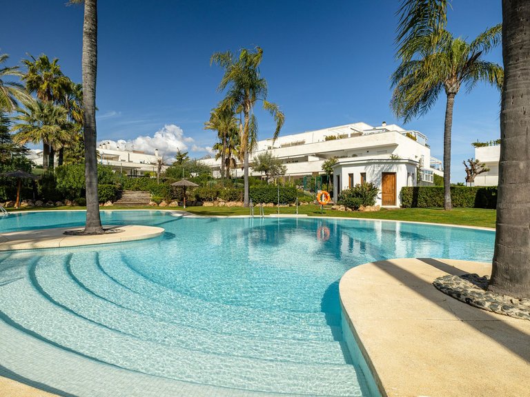 Apartment for Sale in Nueva Andalucía, Malaga 20