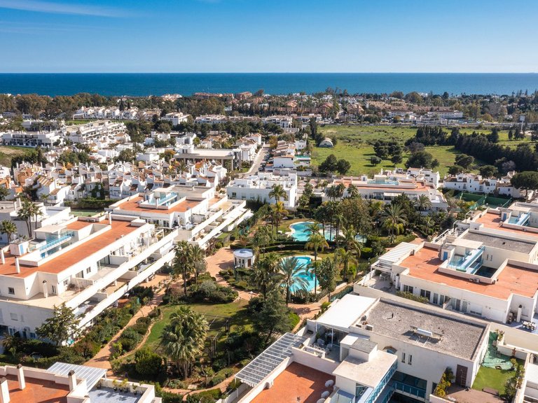 Apartment for Sale in Nueva Andalucía, Malaga 24