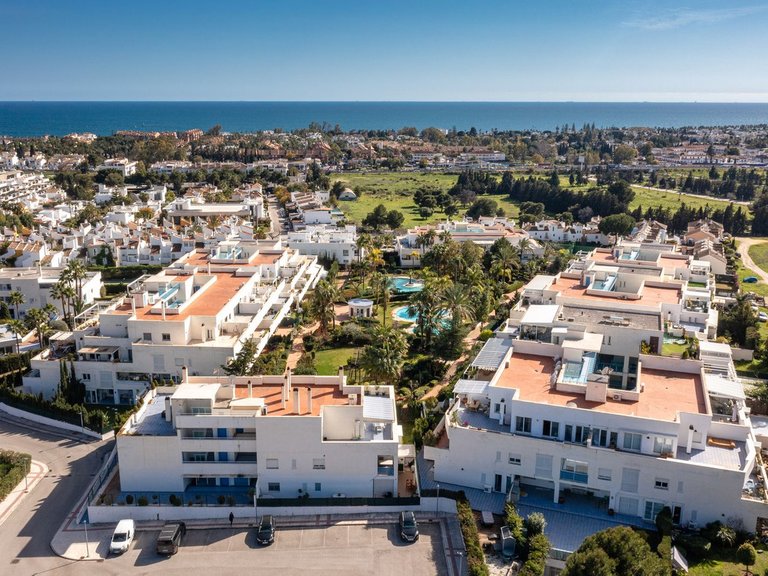 Apartment for Sale in Nueva Andalucía, Malaga 25