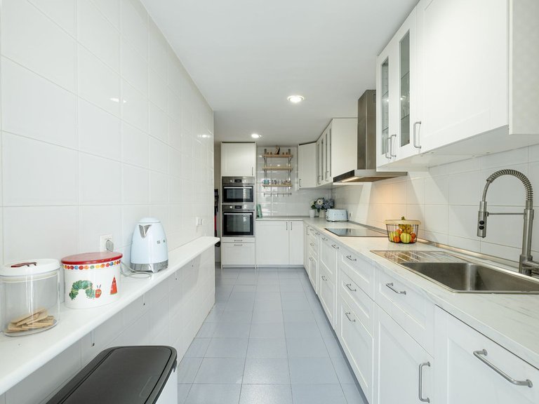 Apartment for Sale in Nueva Andalucía, Malaga 9