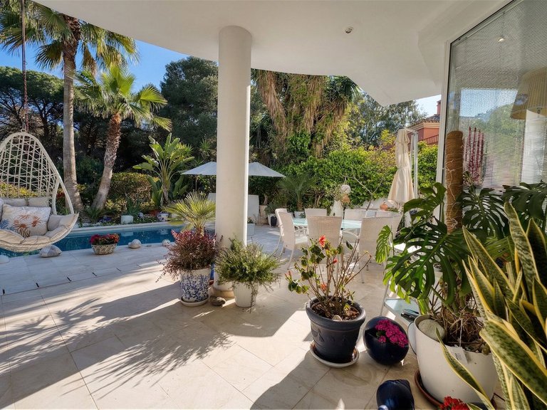 Villa for Sale in New Golden Mile, Malaga 14