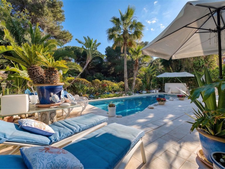 Villa for Sale in New Golden Mile, Malaga 16