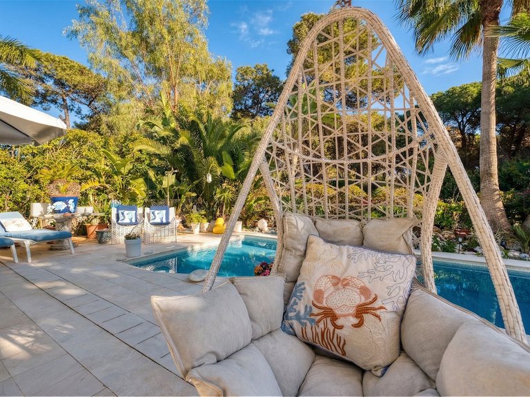 Villa for Sale in New Golden Mile, Malaga 17